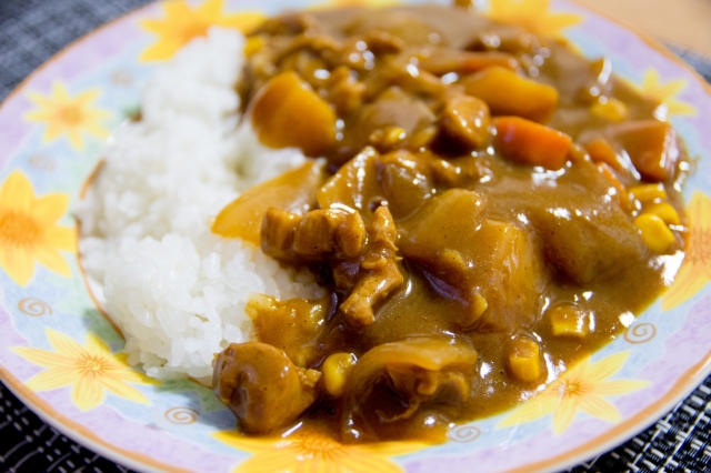 オラッチェ　カレールウ（中辛）〔115g×2〕×4個セット（12皿分）仕様変更